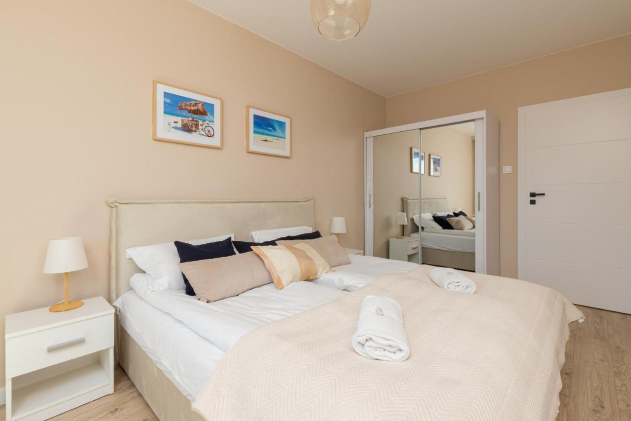 Apartament Sea Waves With Park View By Noclegi Renters กดัญสก์ ภายนอก รูปภาพ